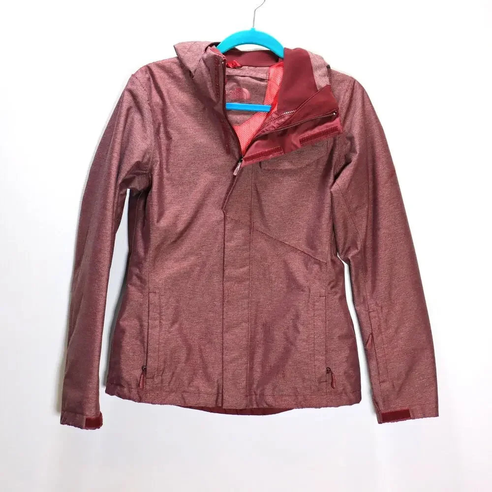 The North Face Women’s Burgundy Hooded Softshell‎ Jacket Size Small